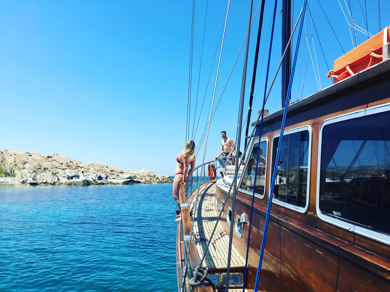 An adventure starting in athens is a great way to see greek islands. How To Make The Most Of Your Greek Island Hopping The Travelporter