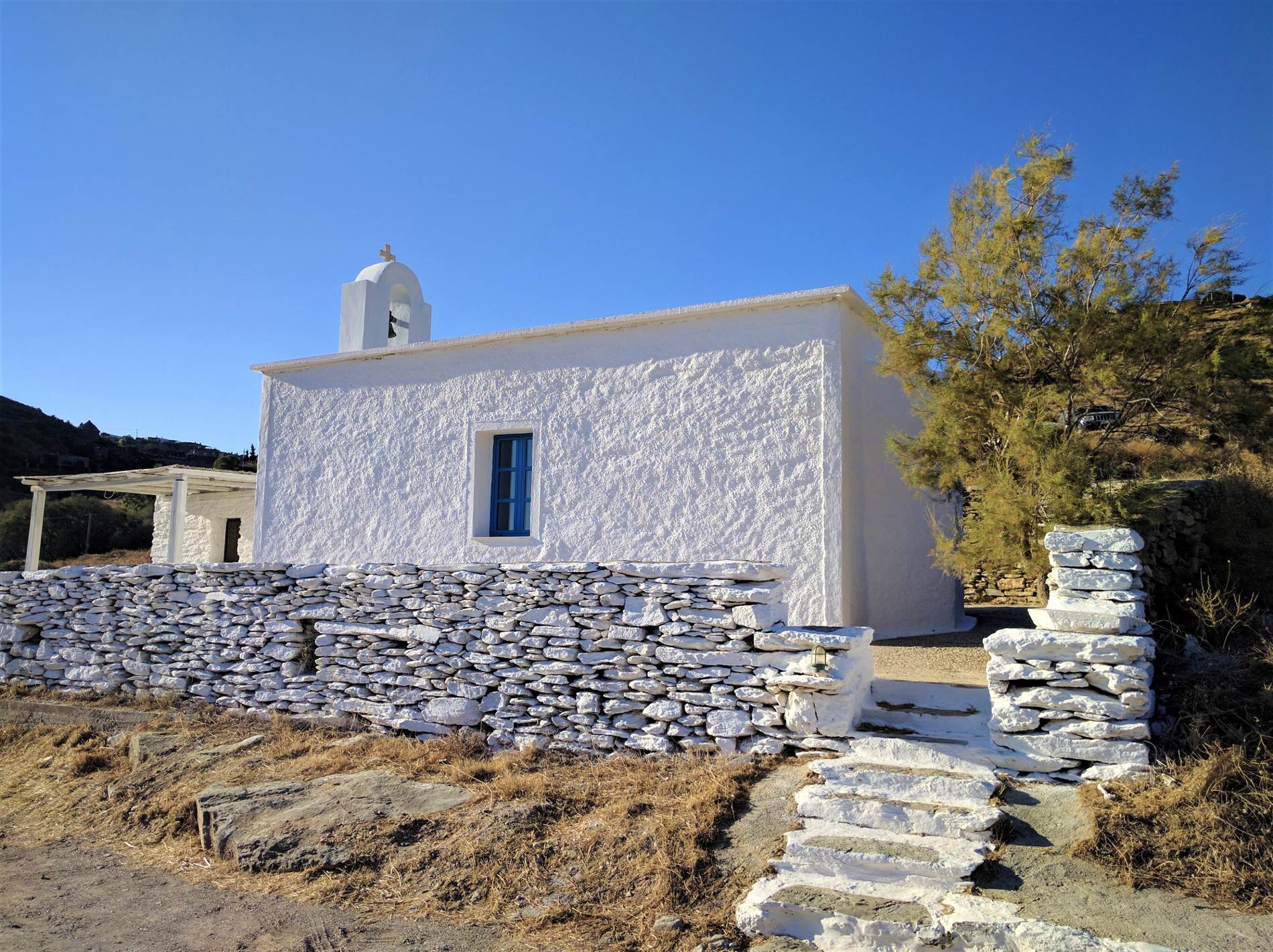 Part of the saronic gulf southwest of athens, hydra immediately stands out from its neighbors for its lack of motor vehicles. Best Greek Islands Near Athens For A Weekend Getaway Truevoyagers