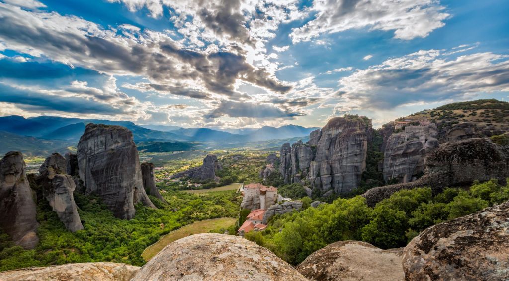 Exploring Delphi Meteora Tour From Athens&nbsp;Packages